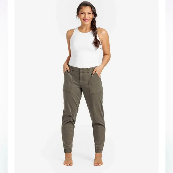 LuLaRoe Pants - Lularoe Women’s Size 30 Patch Pocket Pants New NWT in Olive Green